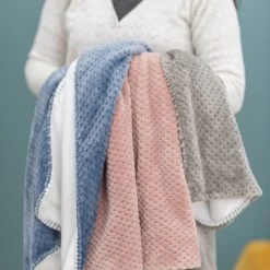 Nattou - Couverture Plaid Bébé 100 X 75 Cm Bleu Blanc -Peluches Soldes Magasin couverture20plaid20bebe2010020x207520cm20bleu20blanc 2